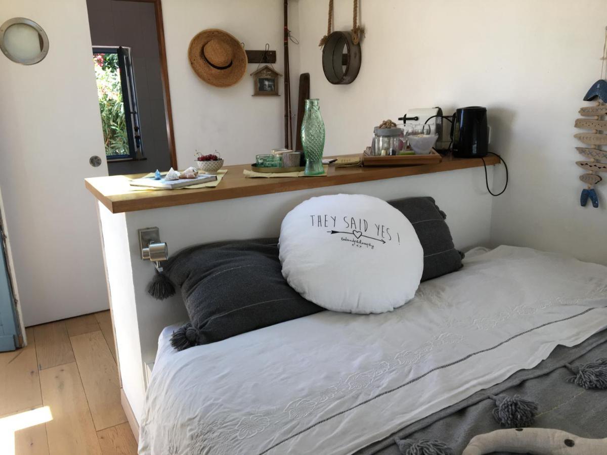Cabanon De Pecheur En Bord De Lagune سُت المظهر الخارجي الصورة